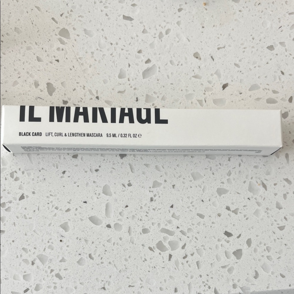 IL MAKIAGE Black Card Mascara in White Box